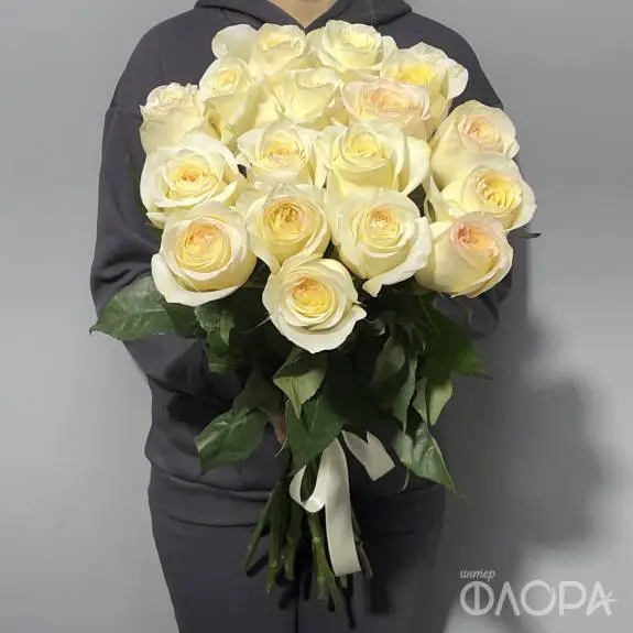 Розы "Канделайт", Эквадор 70 см