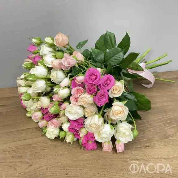 Разноцветные кустовые розы