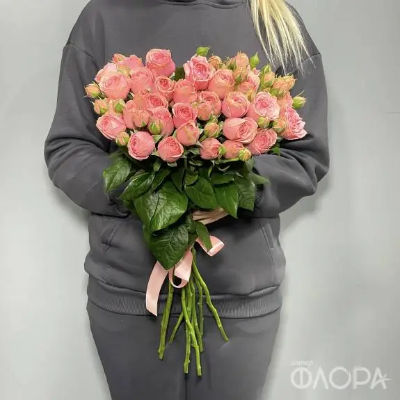 Кустовые пионовидные розы "Спешл Деменшн", 60 см